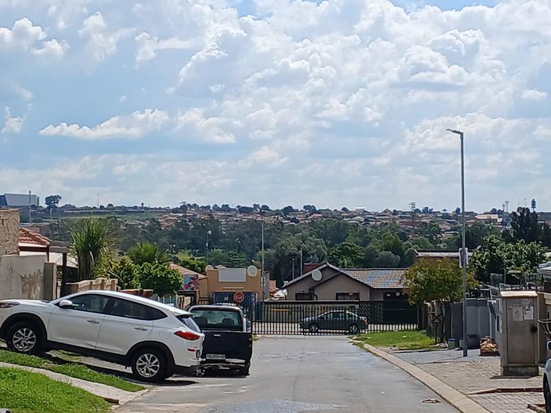 6 Bedroom Property for Sale in Birch Acres Gauteng