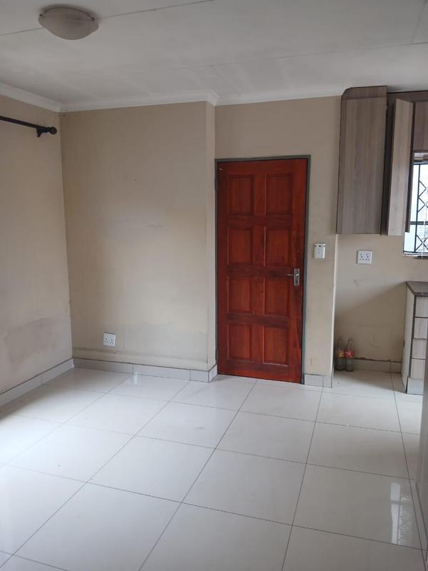 4 Bedroom Property for Sale in Clayville Gauteng
