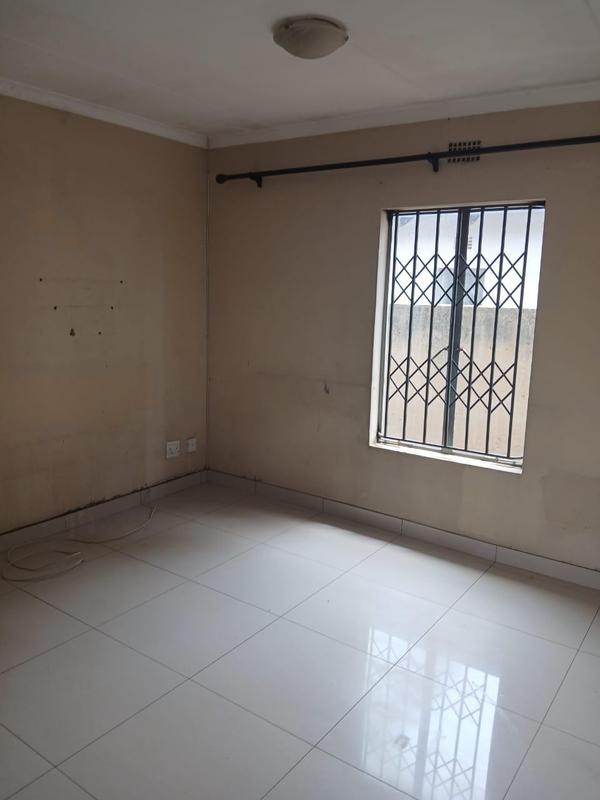 4 Bedroom Property for Sale in Clayville Gauteng