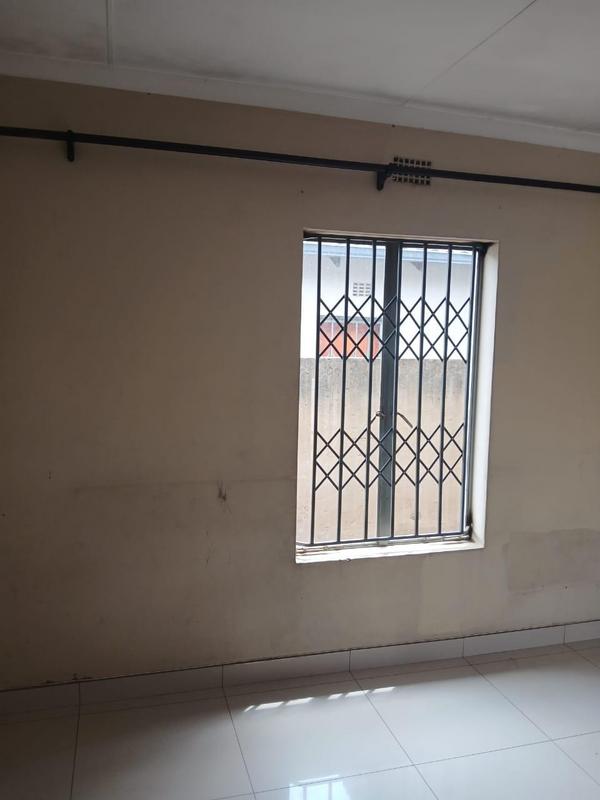 4 Bedroom Property for Sale in Clayville Gauteng