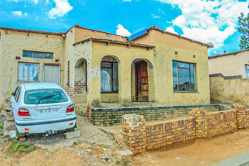 5 Bedroom Property for Sale in Ethafeni Gauteng