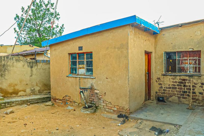 5 Bedroom Property for Sale in Ethafeni Gauteng