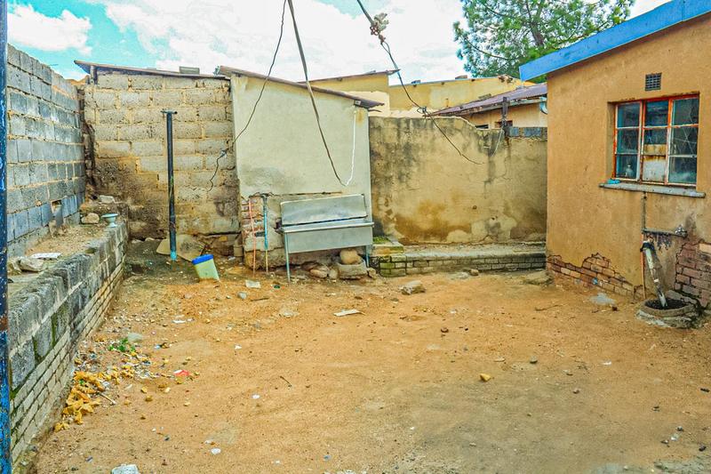 5 Bedroom Property for Sale in Ethafeni Gauteng