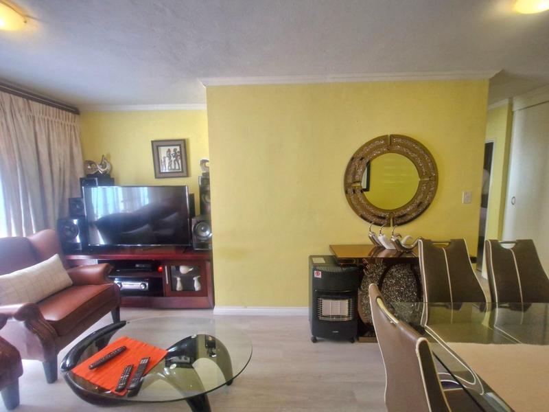 2 Bedroom Property for Sale in Annlin-wes Gauteng