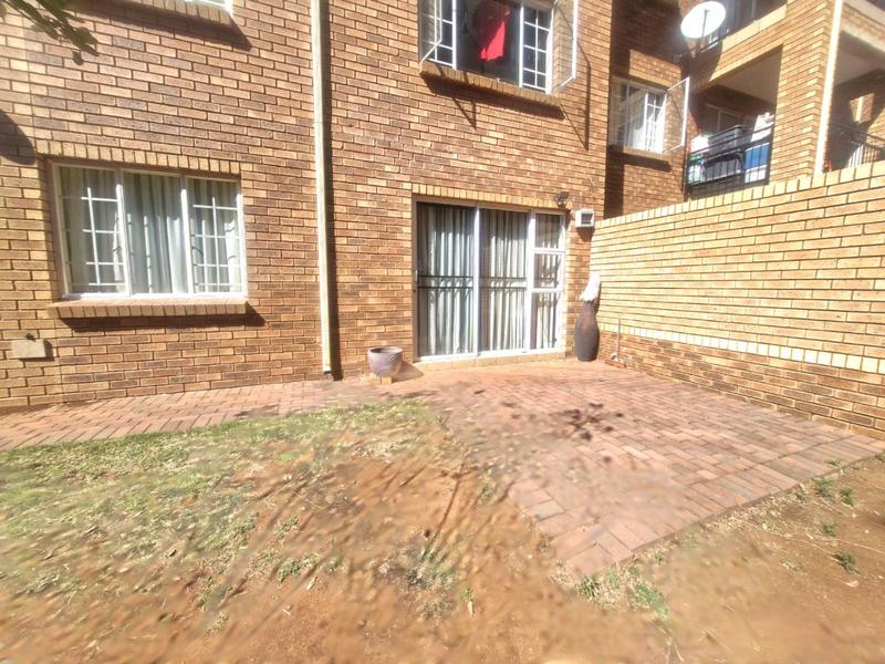 2 Bedroom Property for Sale in Annlin-wes Gauteng