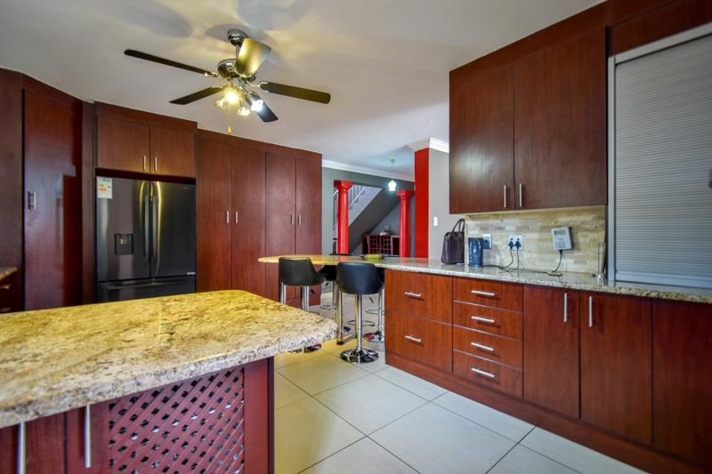 5 Bedroom Property for Sale in Gezina Gauteng