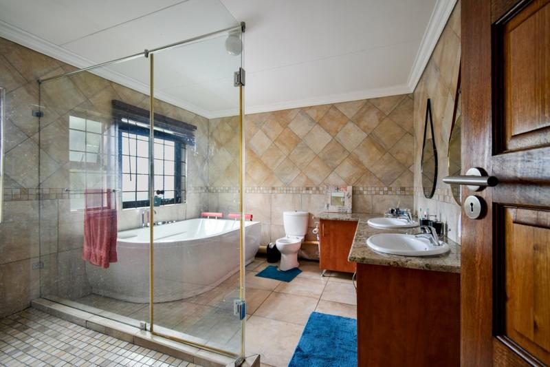 5 Bedroom Property for Sale in Gezina Gauteng