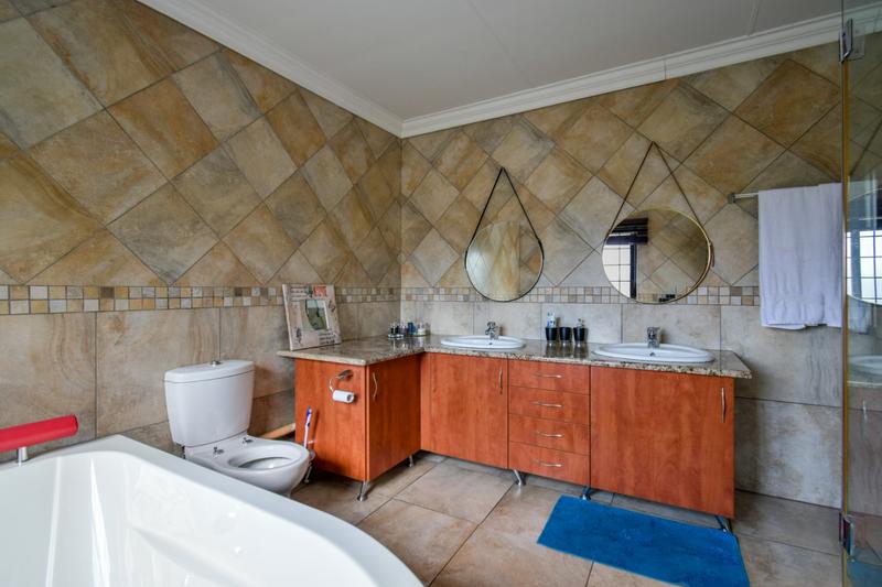 5 Bedroom Property for Sale in Gezina Gauteng