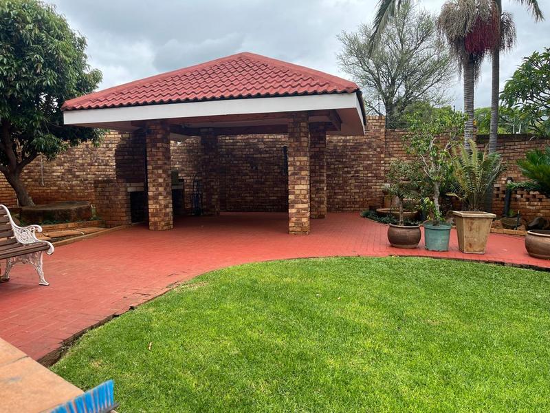 5 Bedroom Property for Sale in Wonderboom Gauteng