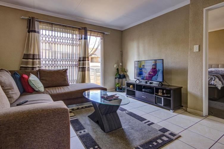 2 Bedroom Property for Sale in Birch Acres Gauteng