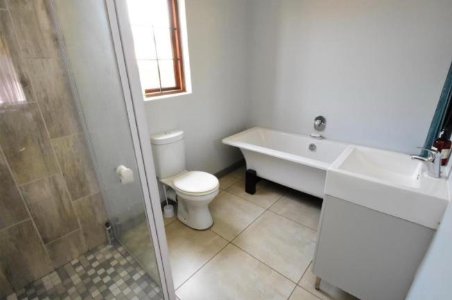 1 Bedroom Property for Sale in Noordwyk Gauteng