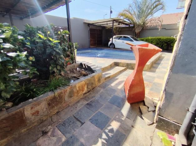 4 Bedroom Property for Sale in Mamelodi Gauteng