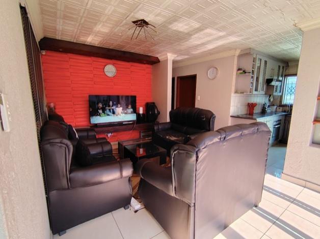 4 Bedroom Property for Sale in Mamelodi Gauteng