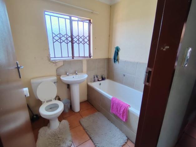 4 Bedroom Property for Sale in Mamelodi Gauteng