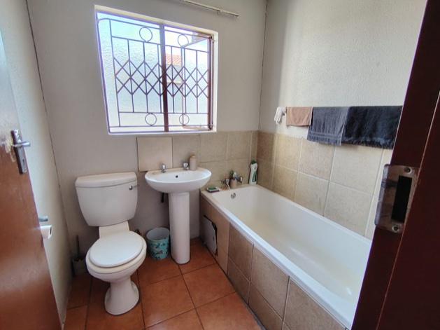4 Bedroom Property for Sale in Mamelodi Gauteng