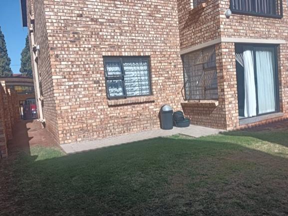 2 Bedroom Property for Sale in Brentwood Park AH Gauteng