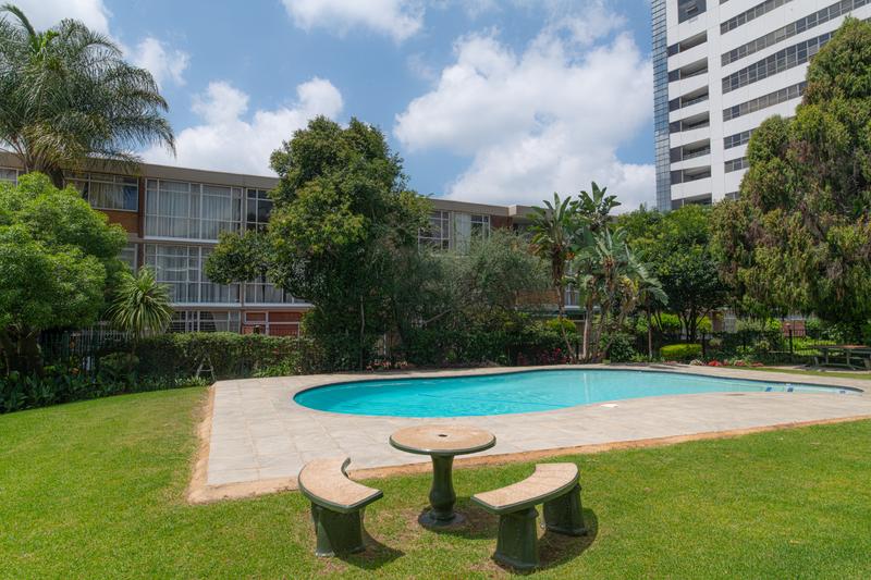 To Let 4 Bedroom Property for Rent in Sandown Gauteng