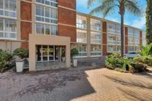 To Let 4 Bedroom Property for Rent in Sandown Gauteng