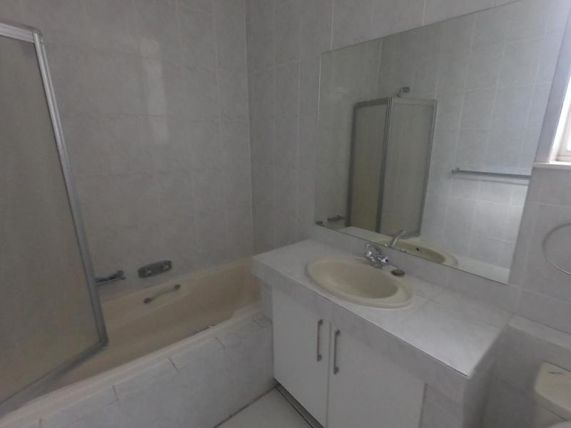 To Let 3 Bedroom Property for Rent in Sandown Gauteng