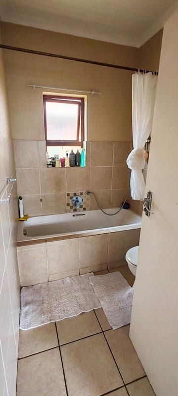 2 Bedroom Property for Sale in Ruimsig A H Gauteng