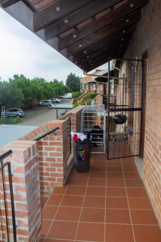 2 Bedroom Property for Sale in Ruimsig A H Gauteng