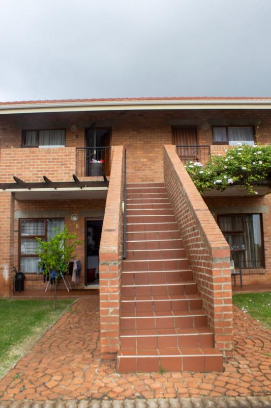 2 Bedroom Property for Sale in Ruimsig A H Gauteng