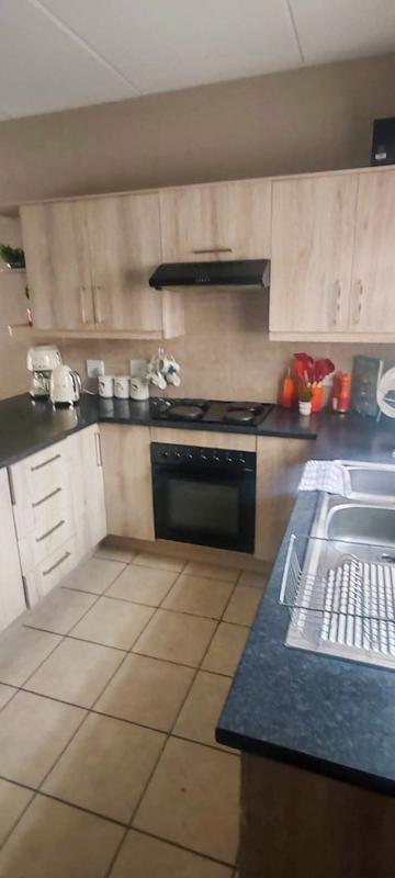 2 Bedroom Property for Sale in Wilgeheuwel Gauteng