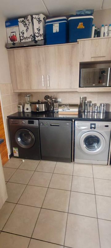 2 Bedroom Property for Sale in Wilgeheuwel Gauteng