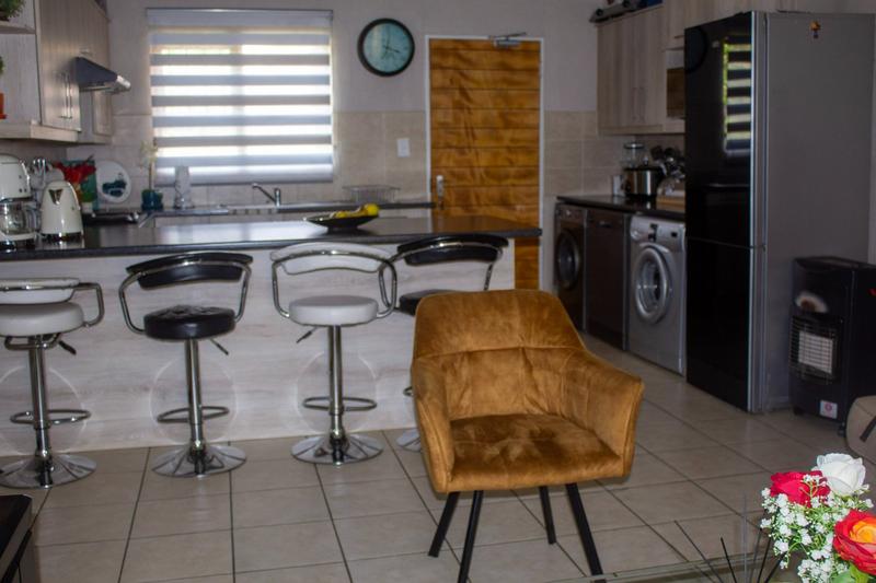 2 Bedroom Property for Sale in Wilgeheuwel Gauteng