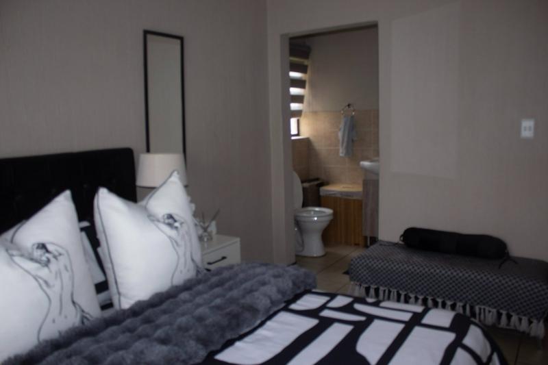 2 Bedroom Property for Sale in Wilgeheuwel Gauteng