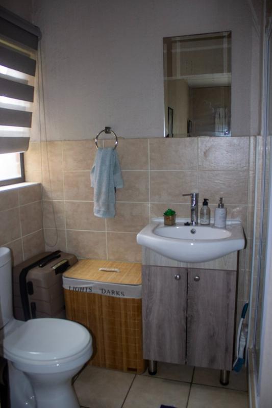 2 Bedroom Property for Sale in Wilgeheuwel Gauteng