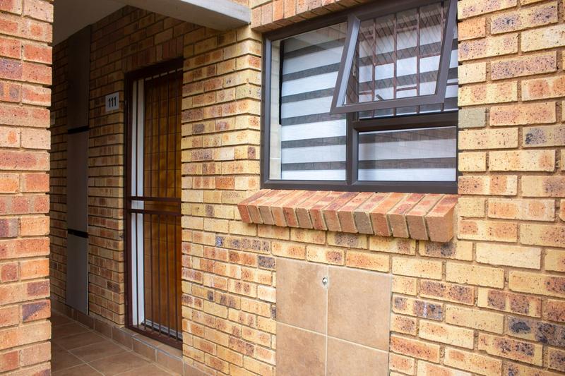 2 Bedroom Property for Sale in Wilgeheuwel Gauteng