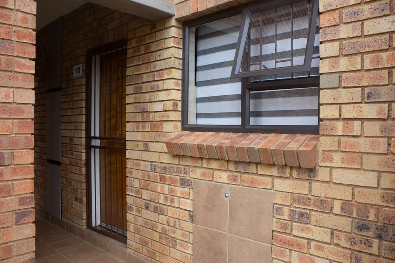2 Bedroom Property for Sale in Wilgeheuwel Gauteng