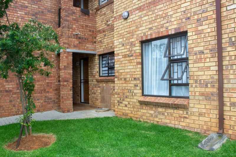 2 Bedroom Property for Sale in Wilgeheuwel Gauteng