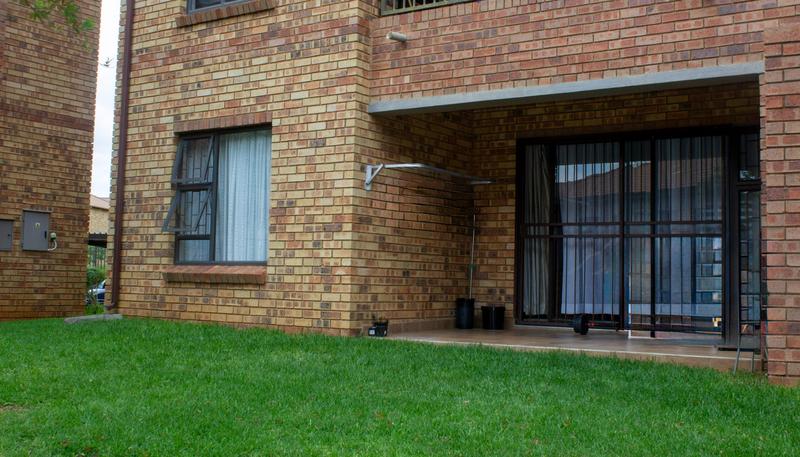 2 Bedroom Property for Sale in Wilgeheuwel Gauteng