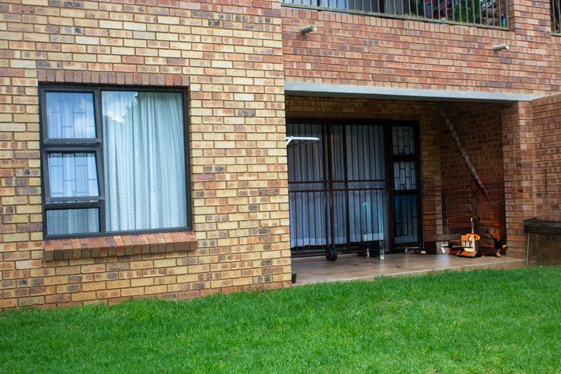 2 Bedroom Property for Sale in Wilgeheuwel Gauteng