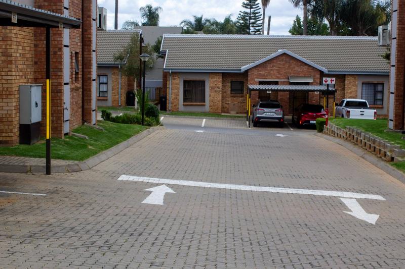 2 Bedroom Property for Sale in Wilgeheuwel Gauteng