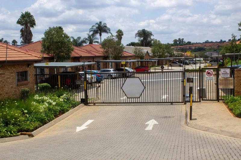 2 Bedroom Property for Sale in Wilgeheuwel Gauteng