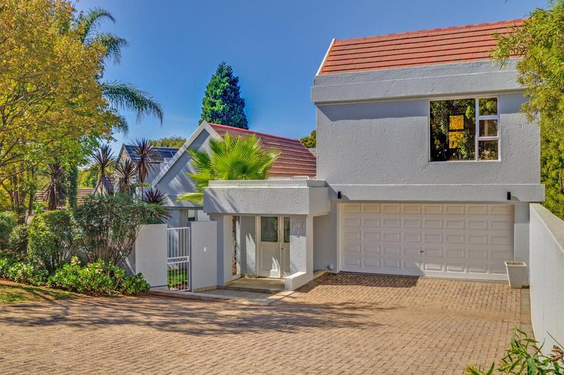 To Let 4 Bedroom Property for Rent in Dainfern Golf Estate Gauteng