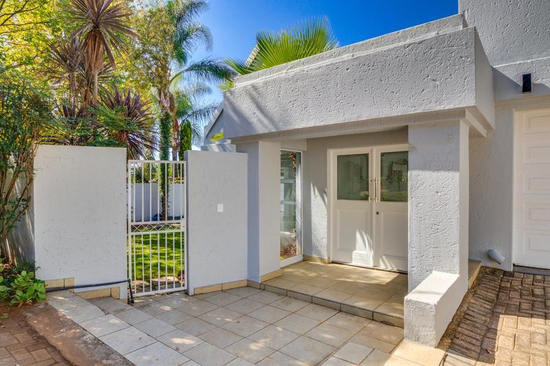 To Let 4 Bedroom Property for Rent in Dainfern Golf Estate Gauteng