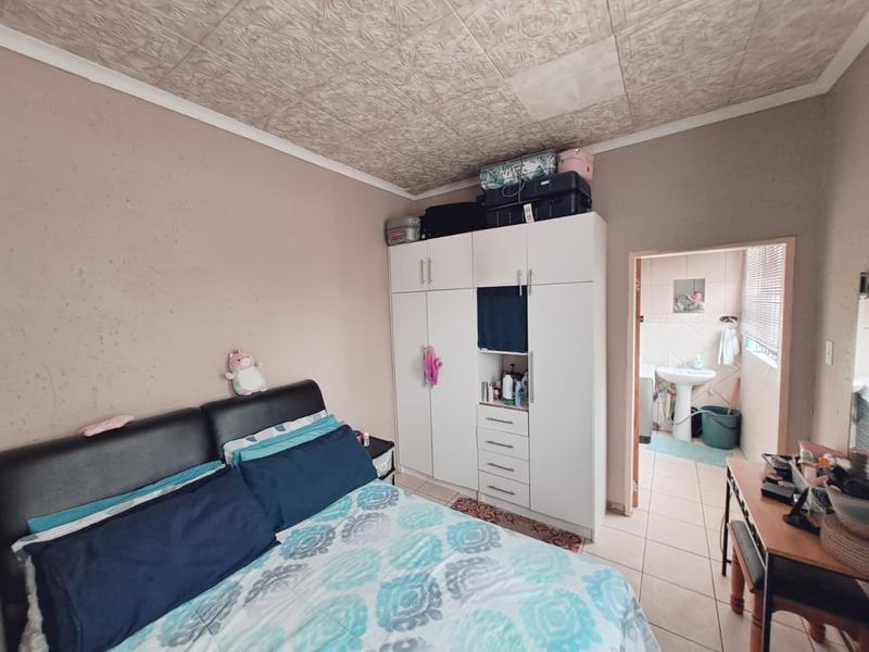 To Let 1 Bedroom Property for Rent in Primrose Gauteng