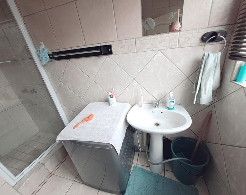 To Let 1 Bedroom Property for Rent in Primrose Gauteng