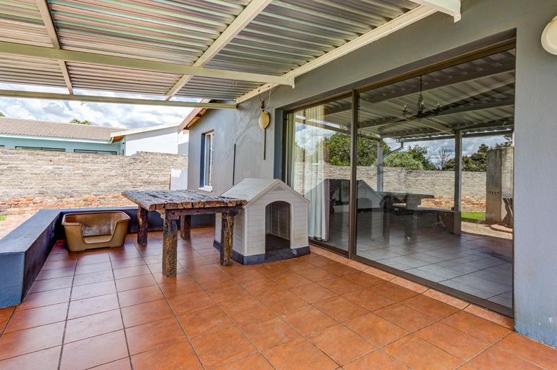 4 Bedroom Property for Sale in Bonaero Park Gauteng