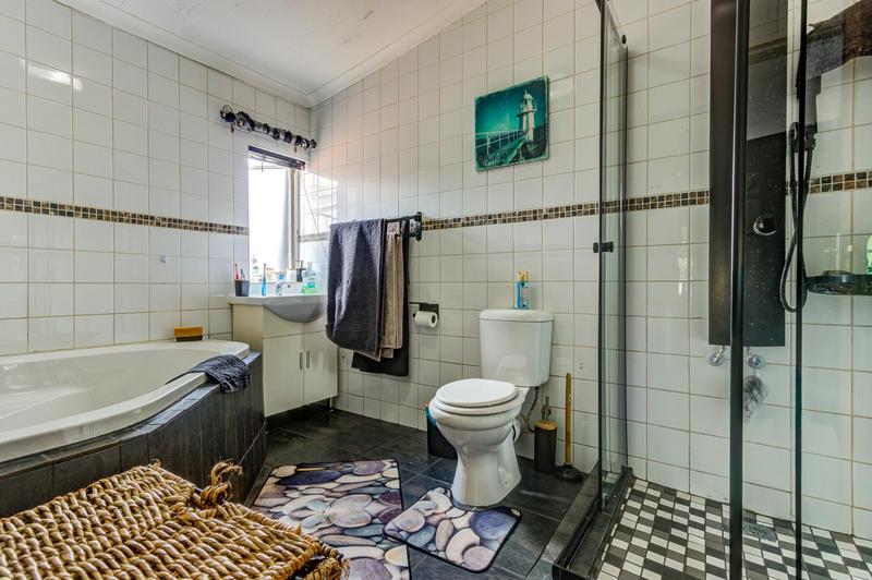 4 Bedroom Property for Sale in Bonaero Park Gauteng