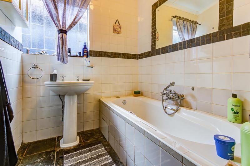 4 Bedroom Property for Sale in Bonaero Park Gauteng