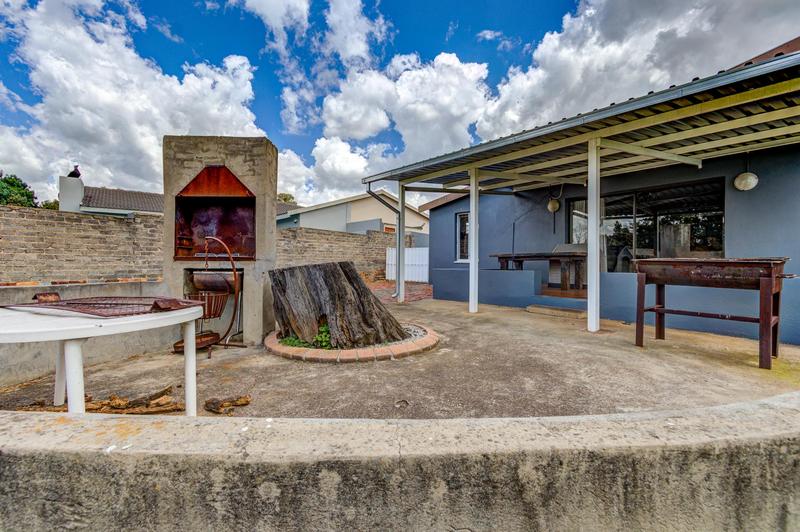 4 Bedroom Property for Sale in Bonaero Park Gauteng