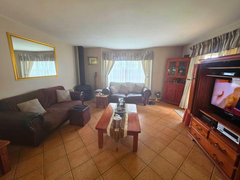 3 Bedroom Property for Sale in Glen Marais Gauteng