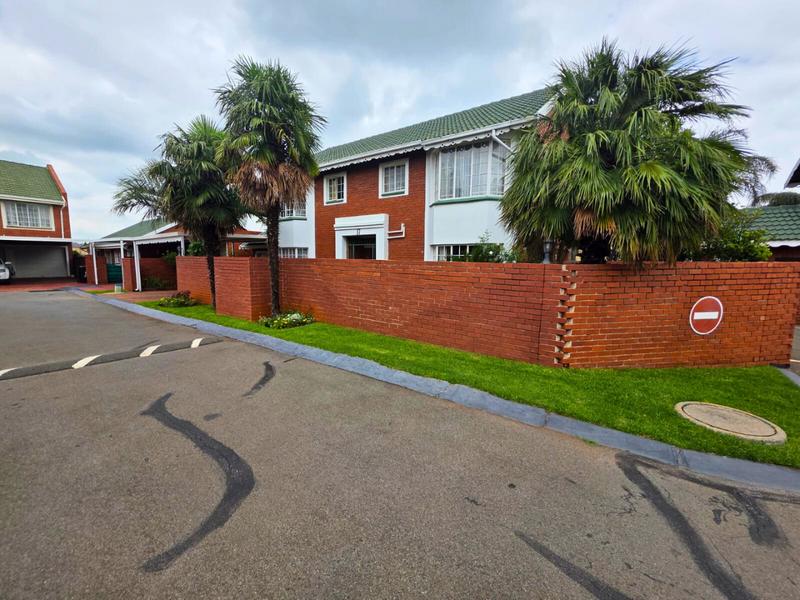 3 Bedroom Property for Sale in Glen Marais Gauteng