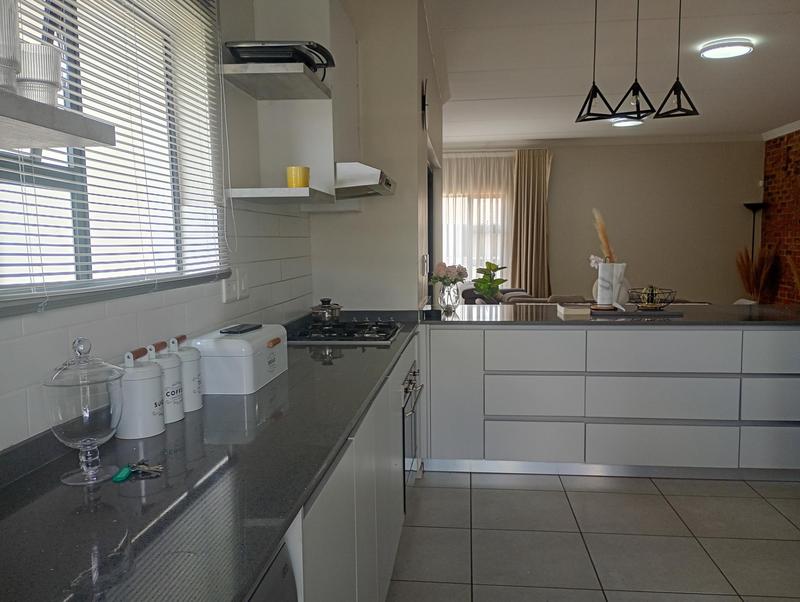 To Let 4 Bedroom Property for Rent in Homes Haven Gauteng