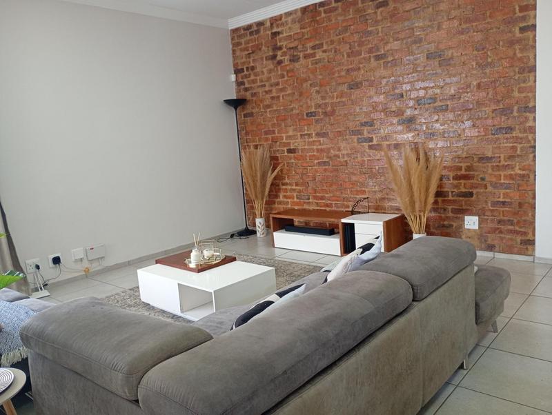 To Let 4 Bedroom Property for Rent in Homes Haven Gauteng